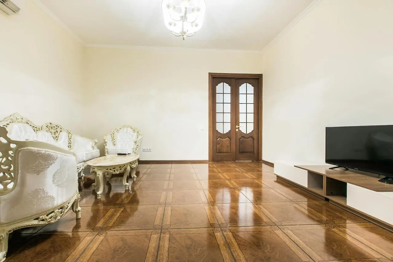 Sweet Home Vip 8 At Freedom Square Tbilissi